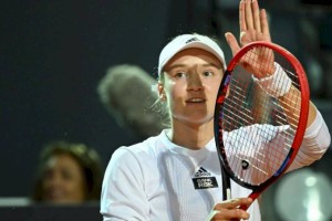 
                    Рыбакина в третий раз за карьеру вышла в финал турнира серии WTA 1000
                