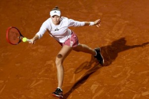 
                    Елена Рыбакина обыграла первую ракетку мира
                