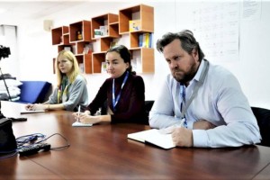 Международные наблюдатели посетили предвыборную встречу Каракат Абден