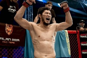 Казахстанский чемпион лиги Хабиба «задушил» российского бойца в Самаре