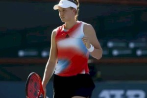 
                    Елена Рыбакина вышла в полуфинал теннисного турнира в США 
                