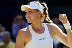 
                    Елена Рыбакина вышла в четвертьфинал теннисного турнира в США
                