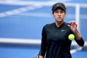 
                    Анна Данилина проиграла в первом круге теннисного турнира в США
                