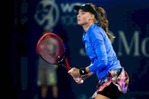 
                    Елена Рыбакина одержала волевую победу на старте «Мастерса»
                