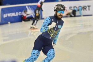 
                    Денис Никиша пробился в четвертьфинал чемпионата мира по шорт-треку
                