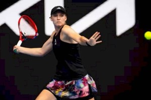 
                    Елена Рыбакина пробилась в третий круг турнира в Дубае
                