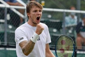 
                    Александр Бублик одержал победу после десяти поражений подряд
                