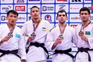 
                    Казахстанские дзюдоисты завоевали две медали на Кубке Европы
                