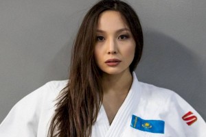 
                    Казахстанская дзюдоистка укусила соперницу за ногу после поражения
                