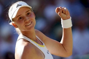 
                    Елена Рыбакина прокомментировала выход в финал Australian Open-2023
                