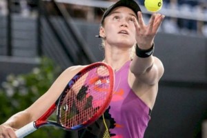 
                    Елена Рыбакина вышла в полуфинал парного турнира в Австралии
                