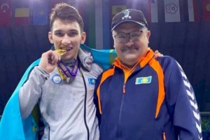 
                    Казахстанец завоевал «золото» Кубка мира по фехтованию на шпагах в Ташкенте
                