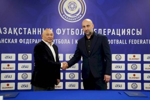 
                    Казахстанская федерация футбола продлила контракт с Магомедом Адиевым
                