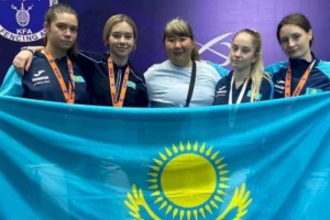 
                    Чемпионат Азии по фехтованию: казахстанские шпажистки завоевали серебро
                