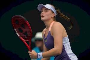 
                    Елена Рыбакина вышла во второй круг турнира серии WTA
                