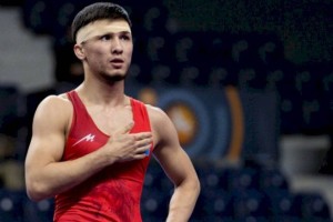 
                    Казахстанский борец Ернар Фидахметов завоевал золотую медаль международного турнира
                