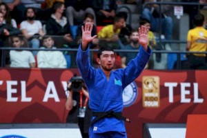 
                    Казахстанские дзюдоисты завершили выступление на Grand Slam с тремя медалями
                