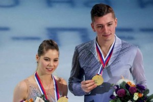 
                    Российские фигуристы заняли весь пьедестал на чемпионате Европы  
                