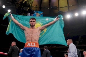 
                    На вечере бокса в США Али Ахмедов отправил противника в нокаут в первом же раунде
                
