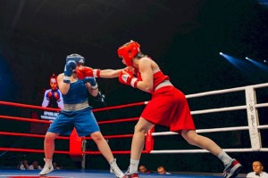 
                    Чемпионат мира по боксу среди женщин перенесен на следующий год
                