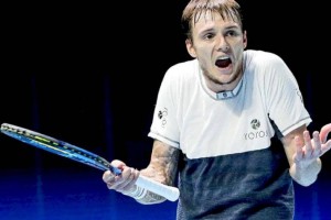 Александр Бублик вышел во второй круг теннисного турнира в Париже