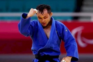 
                    Дзюдоист Ануар Сариев завоевал серебро Паралимпиады
                