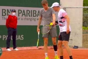 
                    Казахстанские теннисисты впервые вышли в четвертьфинал Roland Garros
                