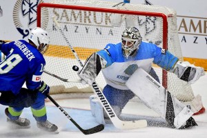 
                    Сборная Казахстана по хоккею продолжает подготовку  к чемпионату мира в Латвии
                