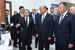 
                    Вице-премьер госсовета КНР посетил КазНУ им. аль-Фараби
                
