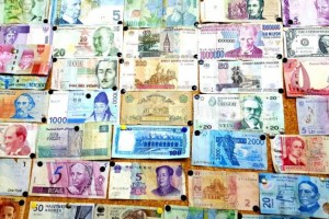 
                    Тенге ослаб к доллару вместе с рублем: как проявили себя валюты других стран
                