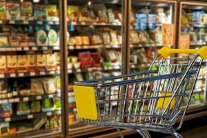 
                    Большинство казахстанцев ожидают повышения цен на продукты
                