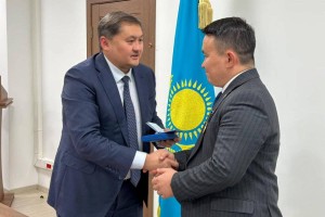 Казахстанского ученого наградили в Астане