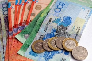 
                    Казахстанцы набрали кредитов на 8,2 триллиона тенге
                