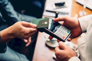 Страсти по безналу: смогут ли госорганы отделить частные переводы от предпринимательских?