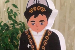 
                    Казахстанский школьник изобрел робота, разливающего кумыс
                