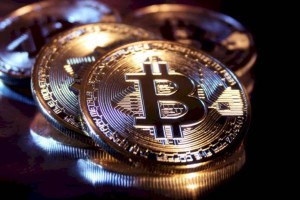 Цена биткойна преодолела отметку в 27 500 долларов