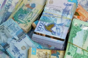 Тенге укрепился на 1,7% за месяц