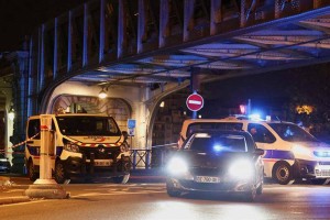 
                    Один человек погиб в Париже в результате нападения
                