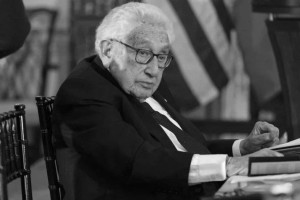 
                    Скончался экс-госсекретарь США Генри Киссинджер
                