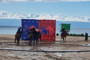 Чемпионат мира по борьбе на лошадях проходит в Кыргызстане