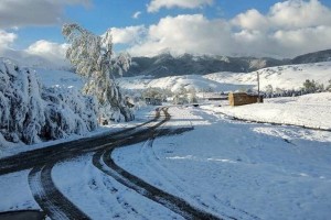 
                    Первый снег выпал в горах Кыргызстана
                