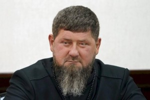 
                    Кадыров призвал ввести в России военное положение
                