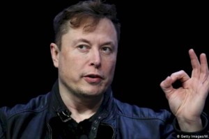 
                    Илон Маск покинет пост гендиректора Twitter
                