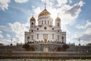 
                    Владимир Путин посетил Пасхальное богослужение
                