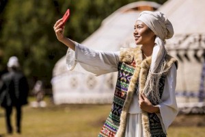
                    Россия отменит международный сотовый роуминг с Казахстаном
                