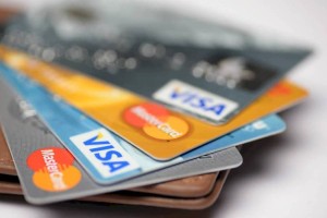 
                    В Европе у россиян перестали принимать банковские карты, выпущенные в Казахстане
                