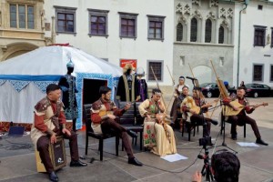 
                    В центре Братиславы в честь Нурыза установили казахскую юрту
                