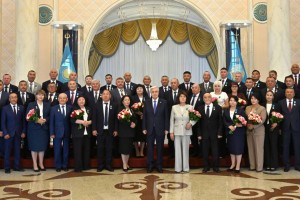 Токаев наградил работников водного хозяйства