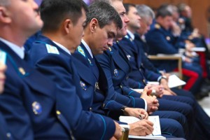 
                    Токаев предложил «год за полтора» для сельских участковых 
                