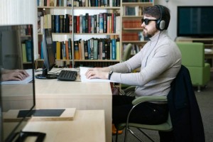 Специальные рабочие места для людей с инвалидностью создают в Карагандинской области